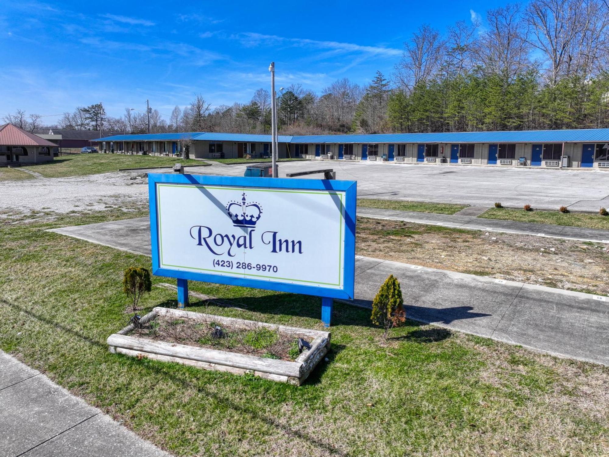 Royal Inn Oneida Exterior photo
